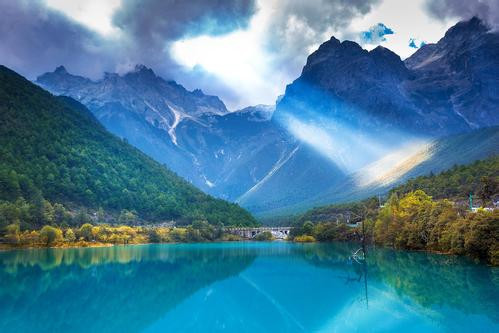 BOLT-SILK WAY-TOURISM IN XINJIANG/SHANGHAI