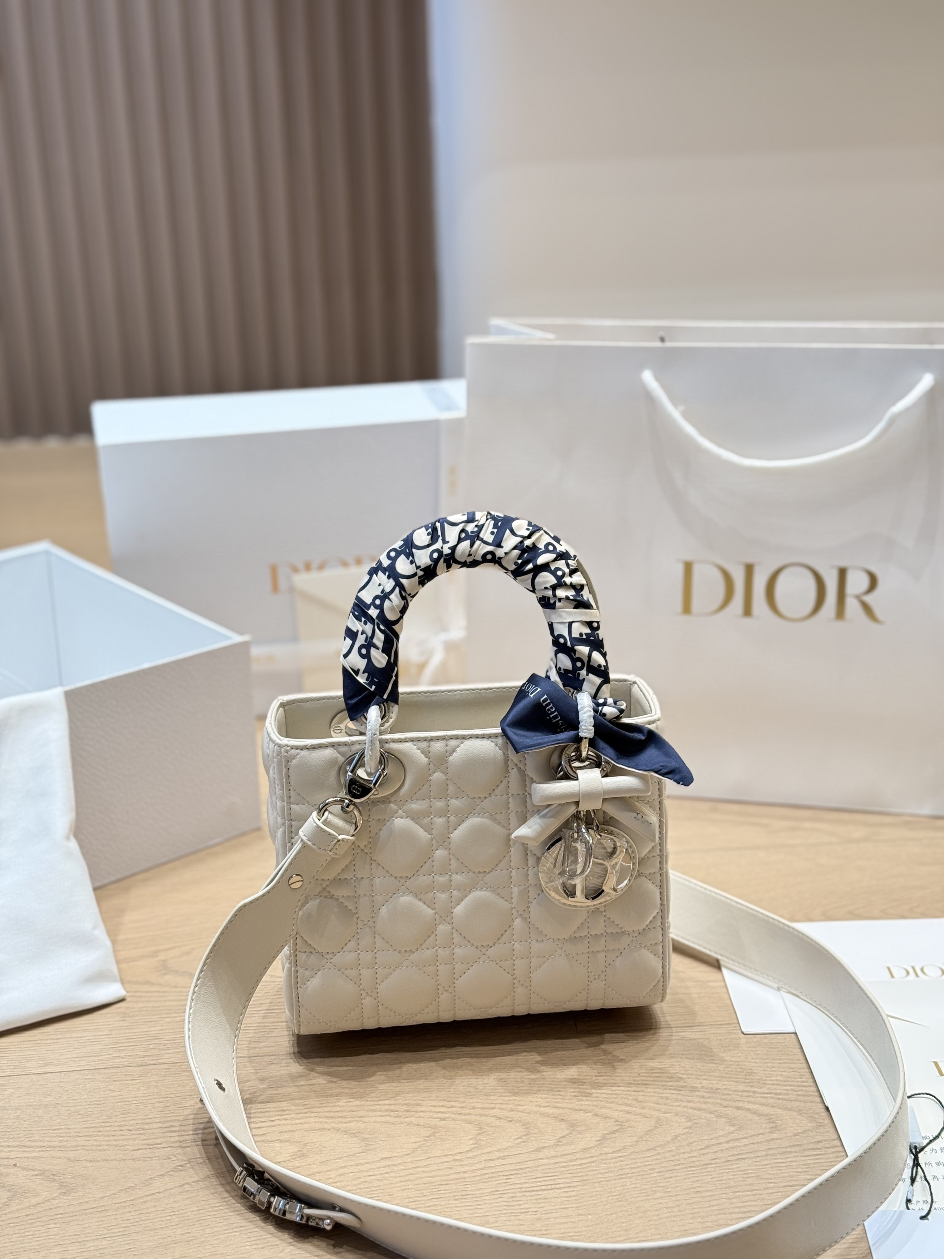 Dior